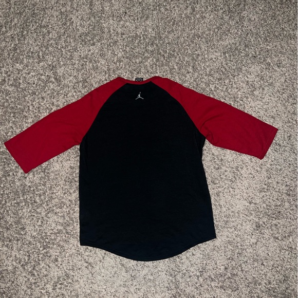 Boy’s Jordan Raglan Top. Size XL. - Picture 3 of 4